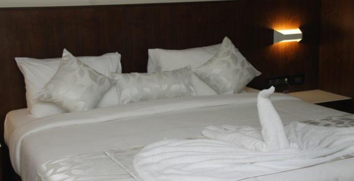 Hotel Celestiial , Candolim Bagian luar foto