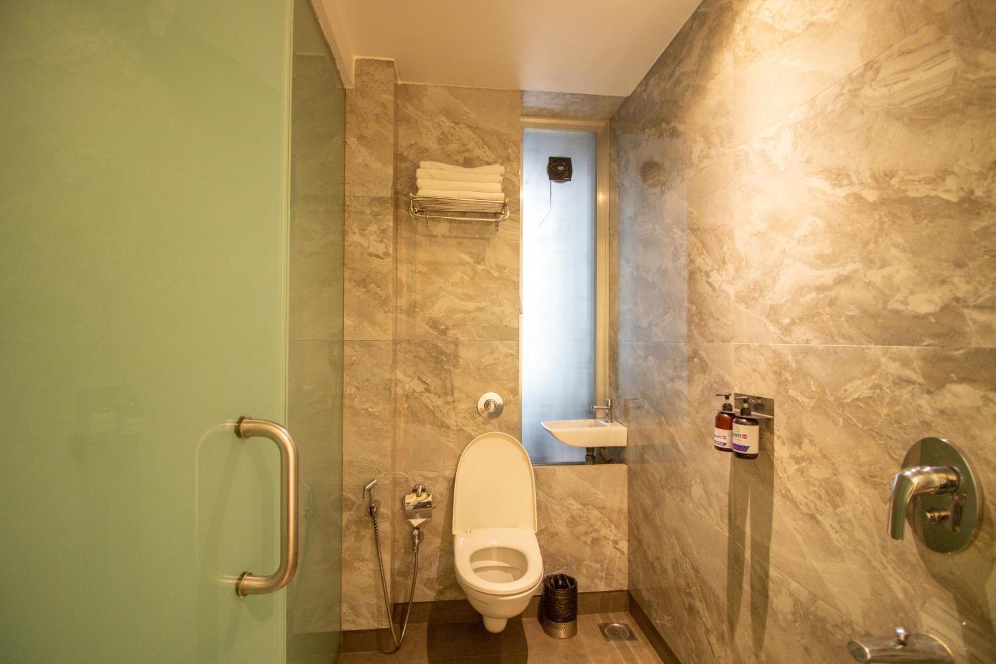 Hotel Celestiial , Candolim Bagian luar foto