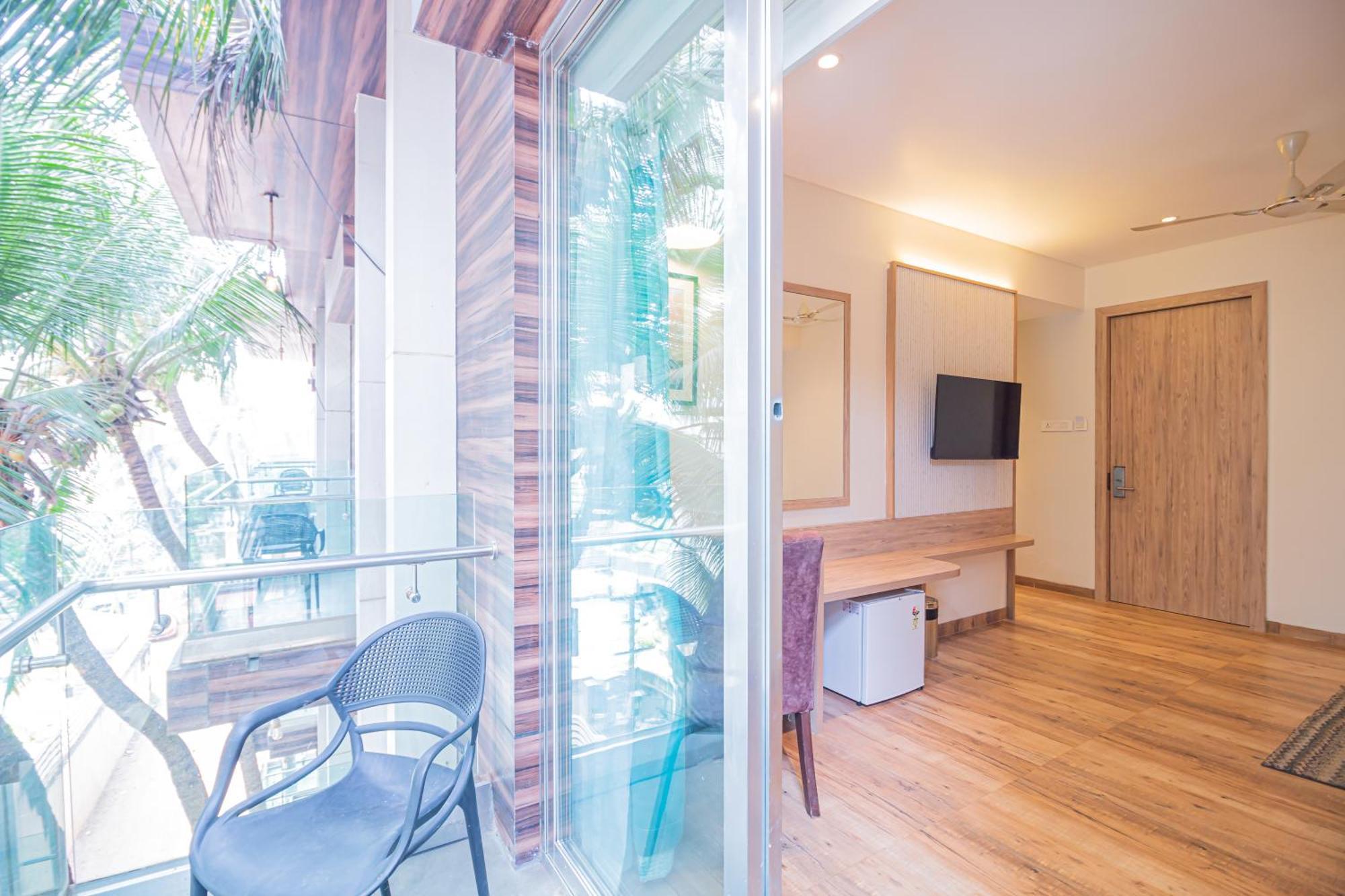 Hotel Celestiial , Candolim Bagian luar foto