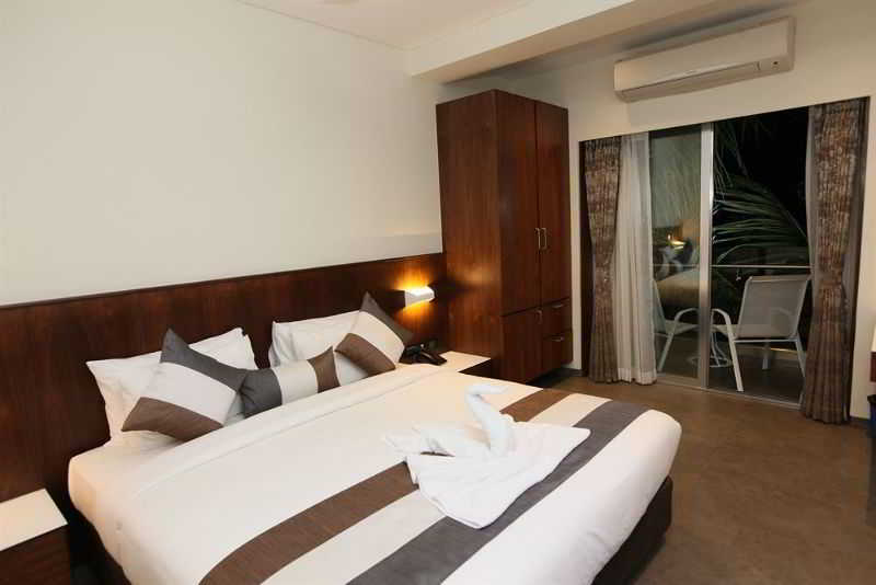 Hotel Celestiial , Candolim Bagian luar foto