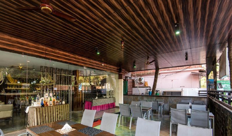 Hotel Celestiial , Candolim Bagian luar foto