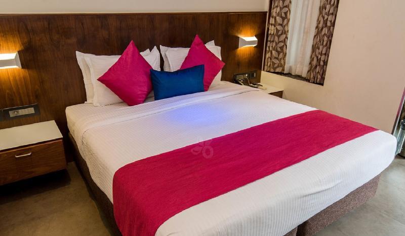 Hotel Celestiial , Candolim Bagian luar foto